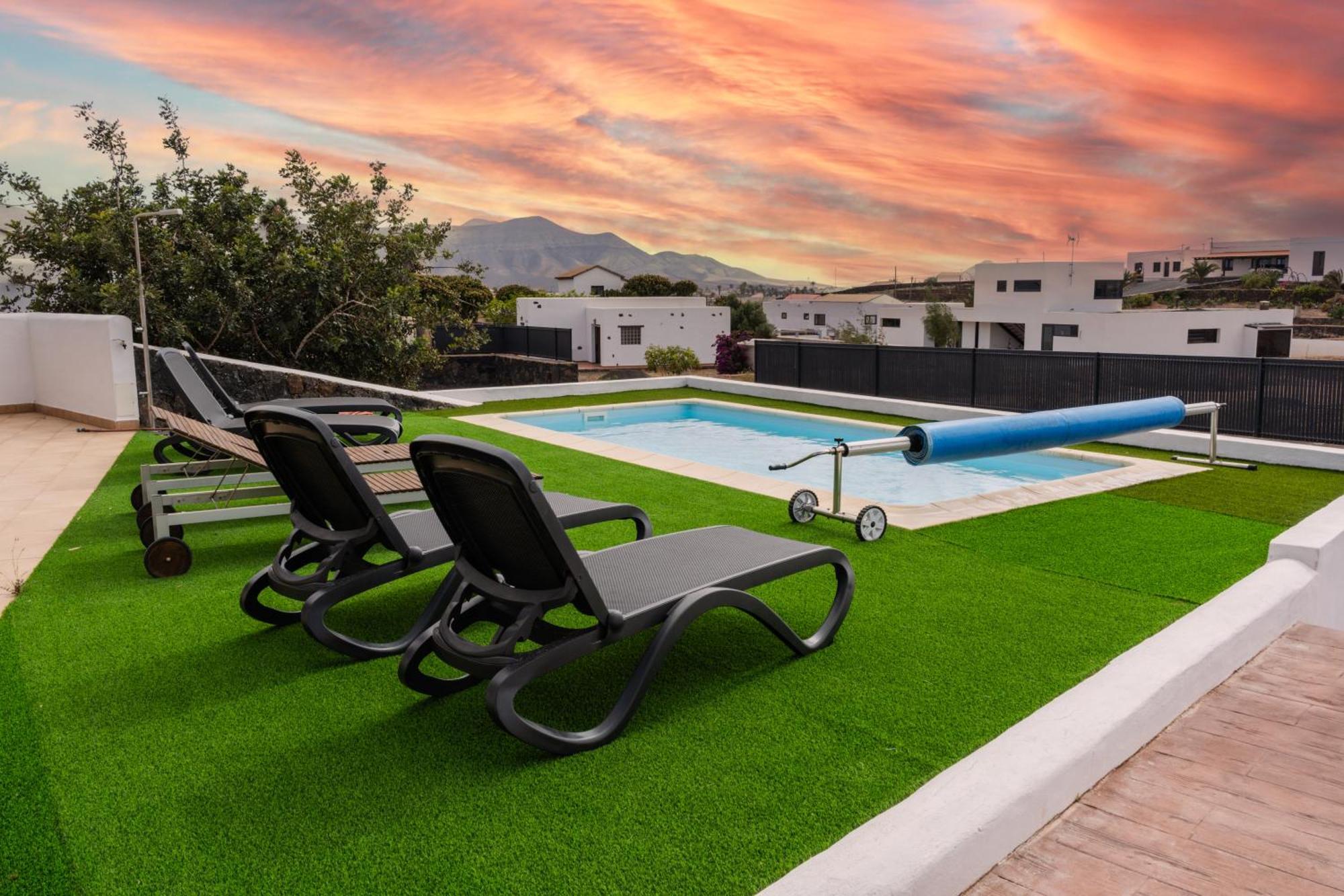 Villa Volcan2 Rural Private Pool La Oliva By Holidays Home Luaran gambar